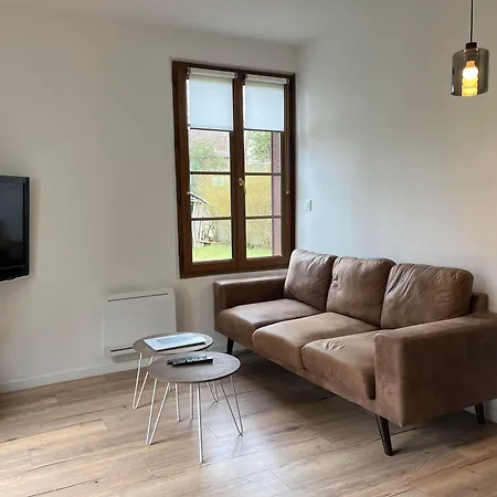Holiday home Un Coin Paisible Camon (Picardy)